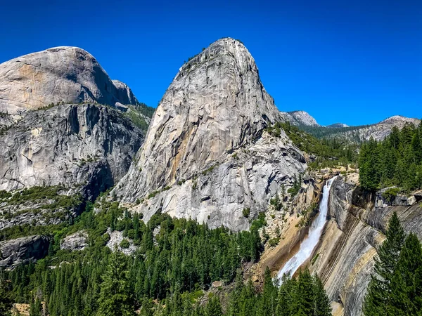 Half Dome Liberty Cap Nevada Fall Parque Nacional Yosemite California —  Fotos de Stock