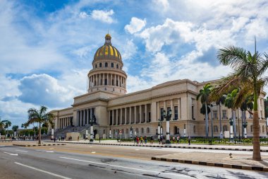 El Capitolio, Küba 'nın başkenti Havana' da en çok ziyaret edilen yerlerden biridir (Capitolio Nacional de La Havana).