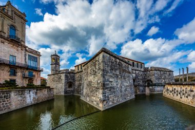 Castillo de la Real Fuerza (Kraliyet Kalesi) Küba 'nın Havana limanının batı tarafında bulunan bir kaledir.