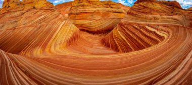 Dalga, Coyote Buttes, Arizona 'da bulunan ve rengarenk ve dalgalı şekilleriyle bilinen ünlü bir kum taşı formasyonudur.