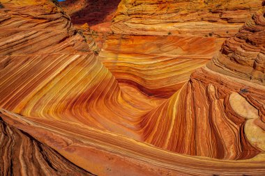 Dalga, Coyote Buttes, Arizona 'da bulunan ve rengarenk ve dalgalı şekilleriyle bilinen ünlü bir kum taşı formasyonudur.
