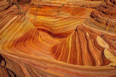 Dalga, Coyote Buttes, Arizona 'da bulunan ve rengarenk ve dalgalı şekilleriyle bilinen ünlü bir kum taşı formasyonudur.