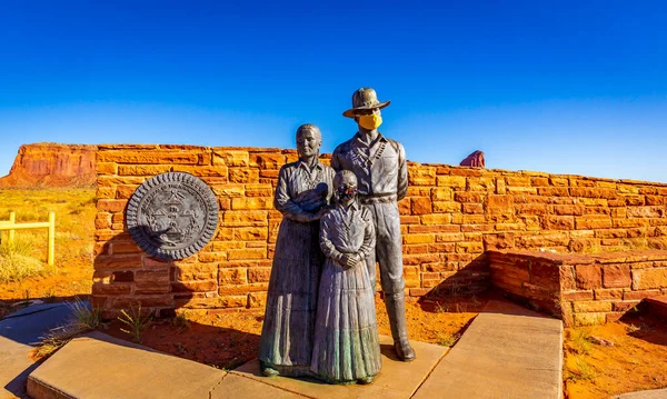 Grande Sigillo Della Nazione Navajo Statua Della Famiglia Navajo Bronzo — Foto Stock