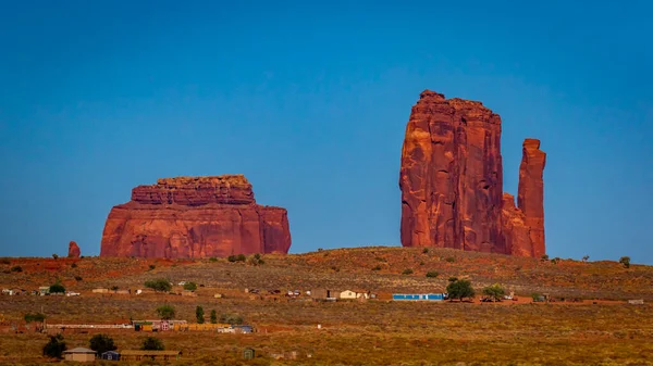 Митенки Памятнике Против Племенного Парка Навахо Нация Навахо — стоковое фото
