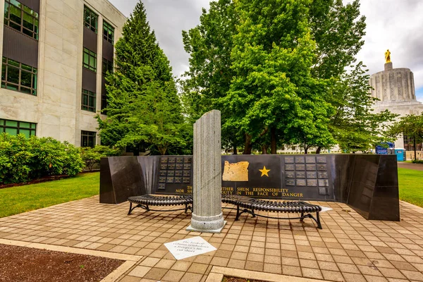 Oregon State Police Fallen Trooper Memorial Oregon Capitol Mall Salem — Foto de Stock