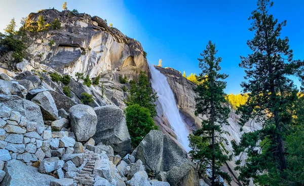 Nevada Fall Mist Trail Parque Nacional Yosemite California Fotos de stock libres de derechos