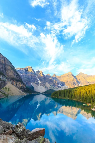 Moraine Lake, kanadensiska Klippiga bergen — Stockfoto