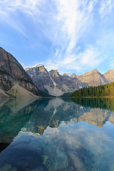 Lago Morena, Montagne Rocciose Canadesi — Foto Stock