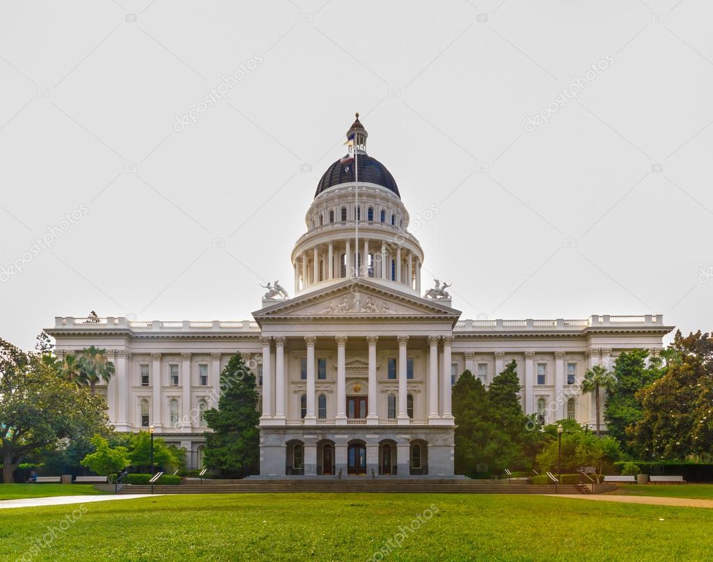 California State Capitol Building Stock Editorial Photo © pngstudio