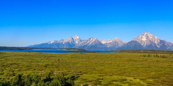 Cordillera Teton en Jackson Lake — Foto de Stock