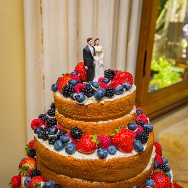 Ev yapımı düğün pastası