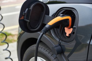 Makinenin elektrik yükü