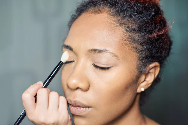 Les Yeux Maquillés Modèle Femme Afro Américain — Photo