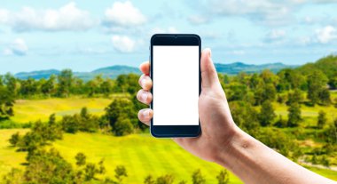 Dikey konumunu, arka plan bulanıklık Golf smartphone telefon kullanarak ele.