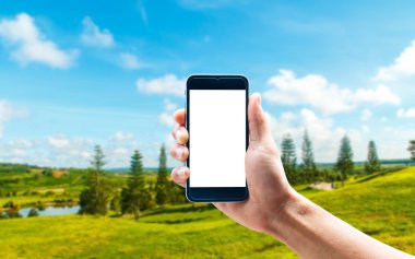 Dikey konumunu, arka plan bulanıklık Golf smartphone telefon kullanarak ele.