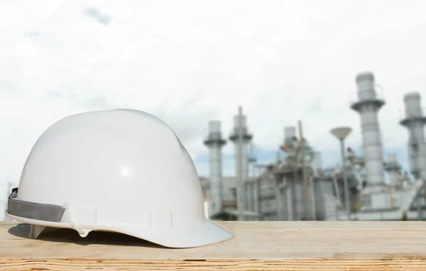 Інженерний та безпечний шолом, що спирається на профіль промисловості . — стокове фото
