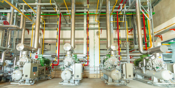 промышленная компрессорная холодильная установка на заводе-изготовителе