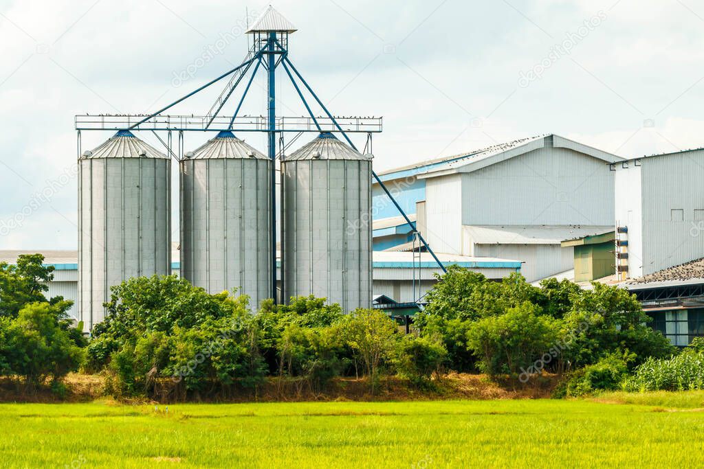 Industrial silos for food production, by stainless steel