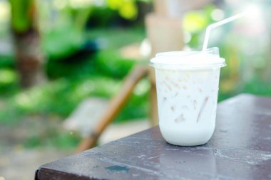 Şekerleme arkaplanı ya da dokusu olan buzlu süt..