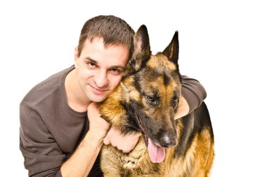 Adam bir Alman çoban sarılma