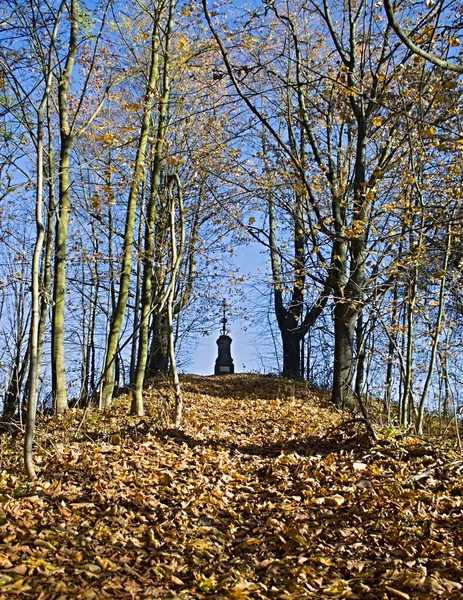 Route de chute avec croix — Photo