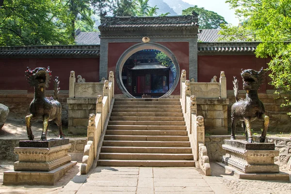 China, Huashan Berg, de ingang van de tempel — Stockfoto