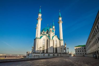 Kul Şerif Camii ve Kazan Kremlin temiz gökyüzü, Rusya