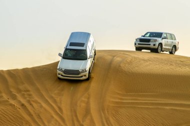 Dubai 'de çöl safarisi (kum tepeciği))