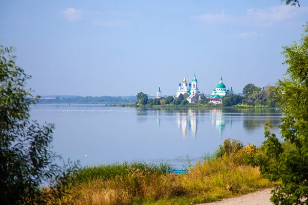 Spaso-Yakovlevsky man's monastery in the city of Rostov Veliky — Stok fotoğraf