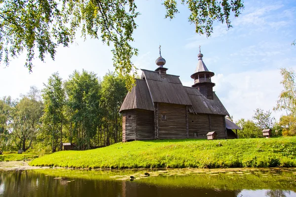 Träkyrkan i staden Kostroma — Stockfoto