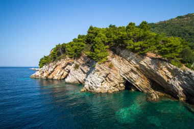 Karadağ, Petrovac, kayalar denizin hakkında
