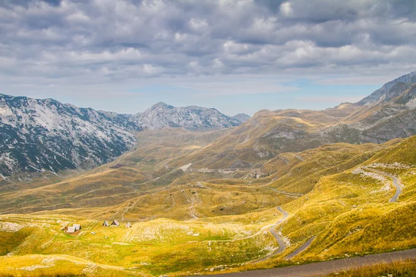 Montenegro, Durmitor, montanhas e nuvens — Fotografia de Stock