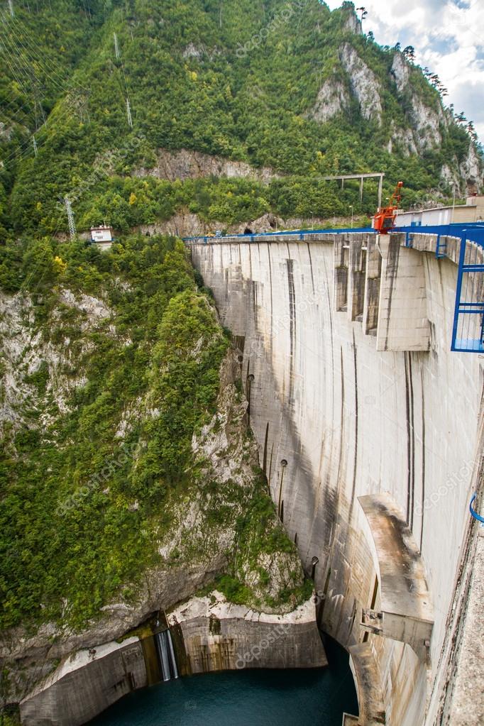 Czarnogóra, dam Mratinje — Zdjęcie stockowe © andreianpo 96269772