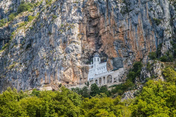 Karadağ, ostrog Manastırı