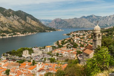 Kotor ve çan kulesi, üstten görünüm