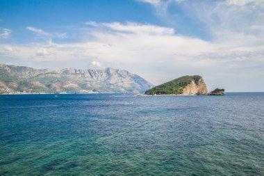 Budva, görünümü St. Nicholas Adası