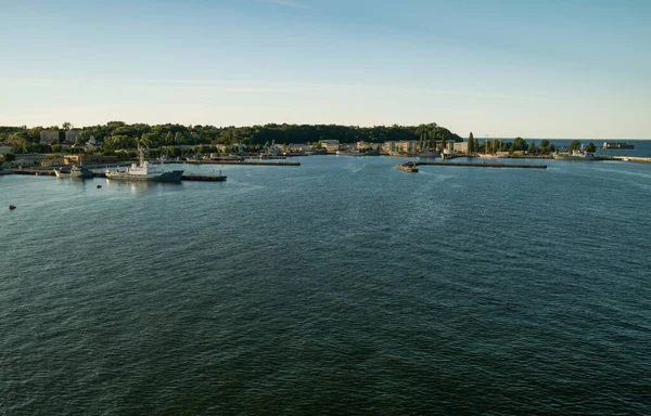 Vista Navio Para Porto Gdynia Navios Atracados Costa Água Calma — Fotografia de Stock