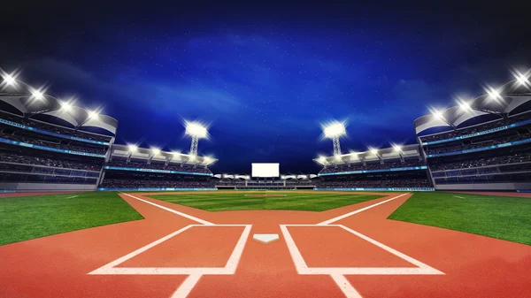 Современный бейсбольный стадион с вентиляторами и зеленой травой — стоковое фото