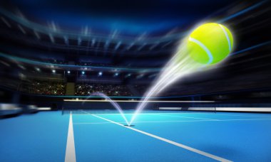 Tenis topu hareket bulanıklığı mavi bir mahkemede ace grevde