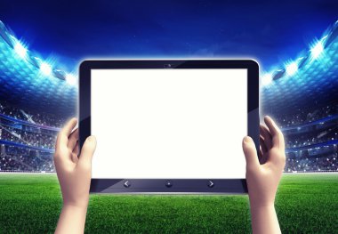 Futbol Stadyumu ile düzenlenebilir boş beyaz tablet bilgisayar çerçeve