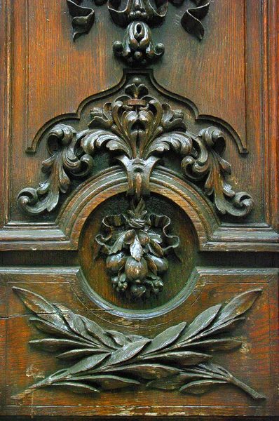 Древесная текстура старинной двери — стоковое фото