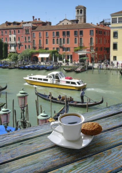 Filiżanka kawy z widokiem na Venice — Zdjęcie stockowe