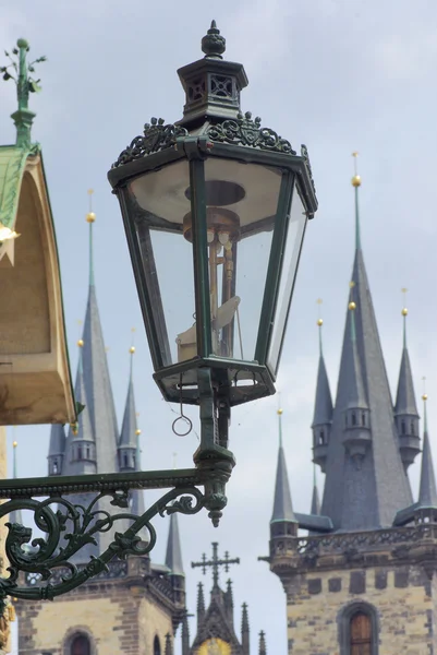 Oude straatlamp in Praag — Stockfoto