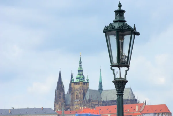 Alte Straßenlaterne in Prag — Stockfoto