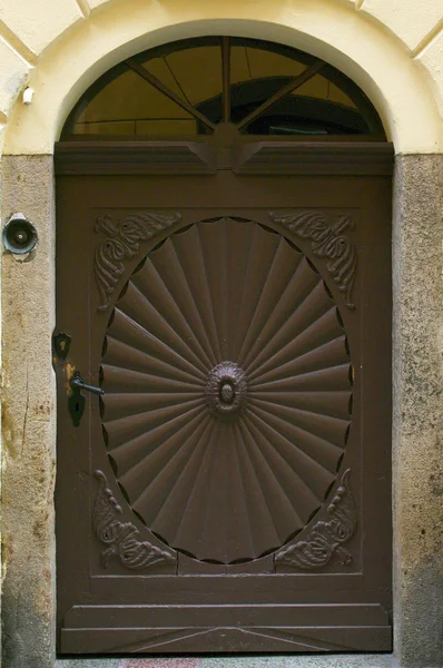 Vecchia porta a Praga — Foto Stock