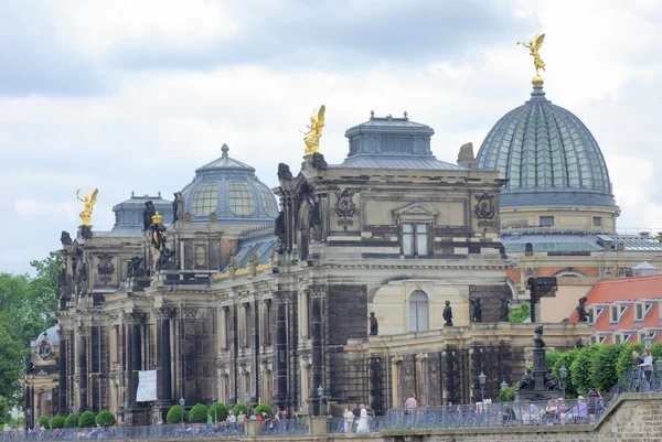 Будівля Академії мистецтв і Exhibitionhall в Дрезден, Німеччина. — стокове фото