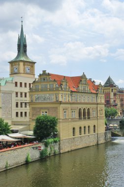 Smetana Müzesi Prag'daki Charles Köprüsünden görüntülemek