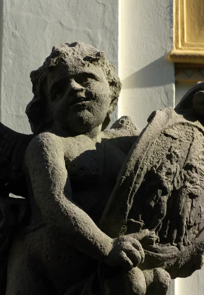 Socha anděla v kostele Loreta v Praze — Stock fotografie