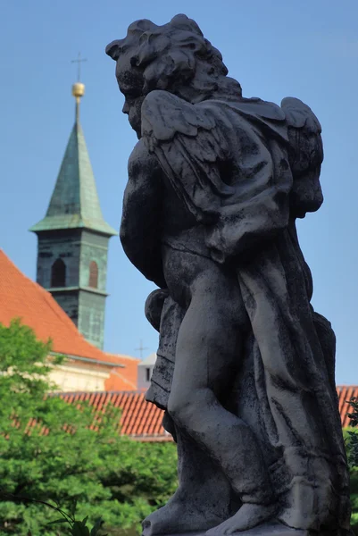 Estátua de anjo na igreja Loreta em Praga — Fotografia de Stock