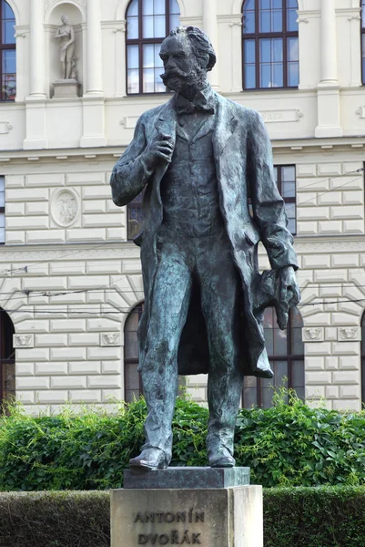 Estátua do famoso compositor checo Antonin Dvorak — Fotografia de Stock